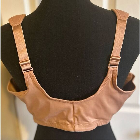 Glamorise Lace Front-Closure Bra in Tan - Picture 2 of 5